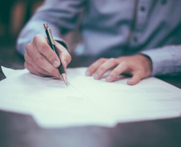 Financial paperwork used to compare college loan amounts, fees, and payment deadlines
