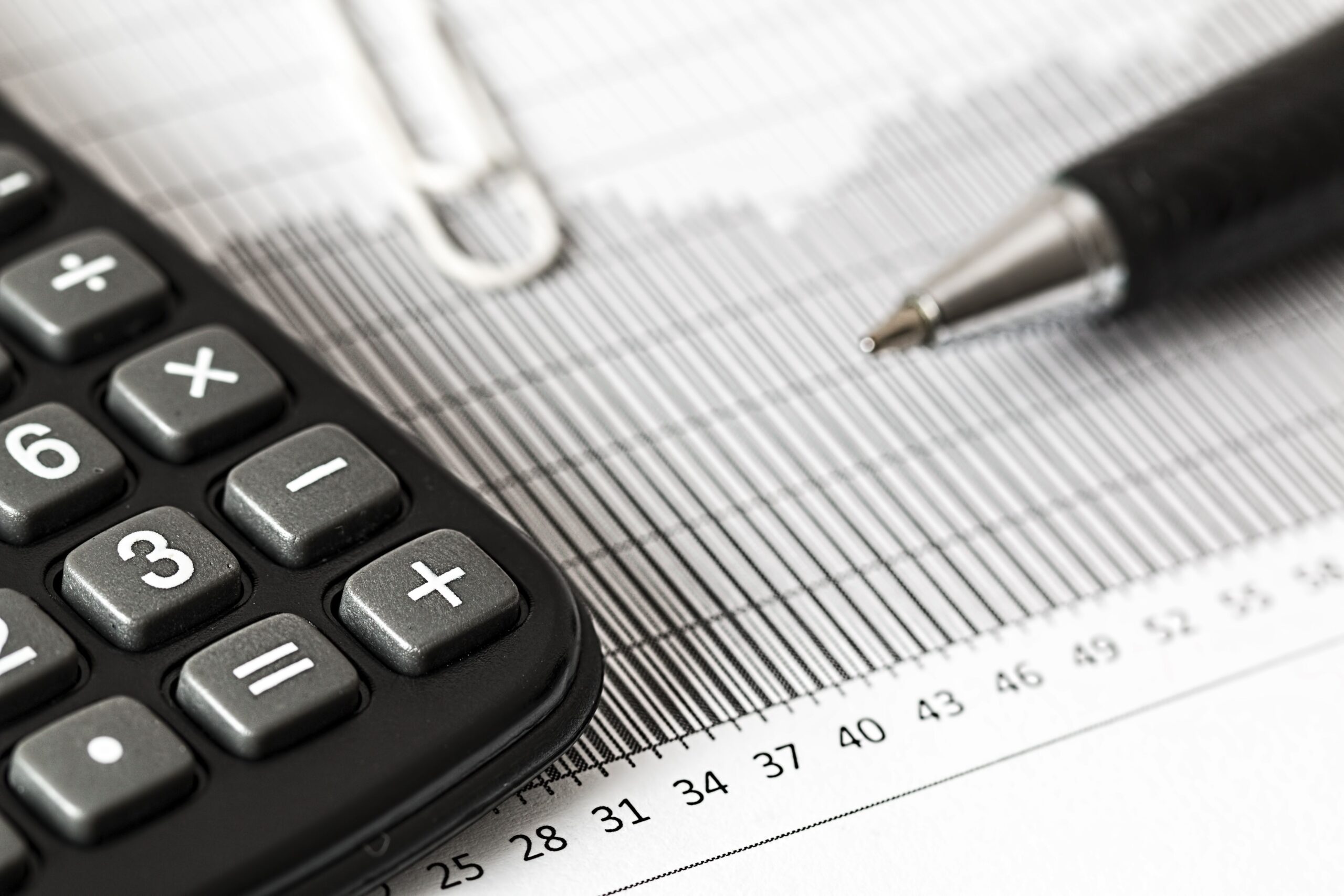 A calculator and data table used to round measured results to a sensible number of significant figures.